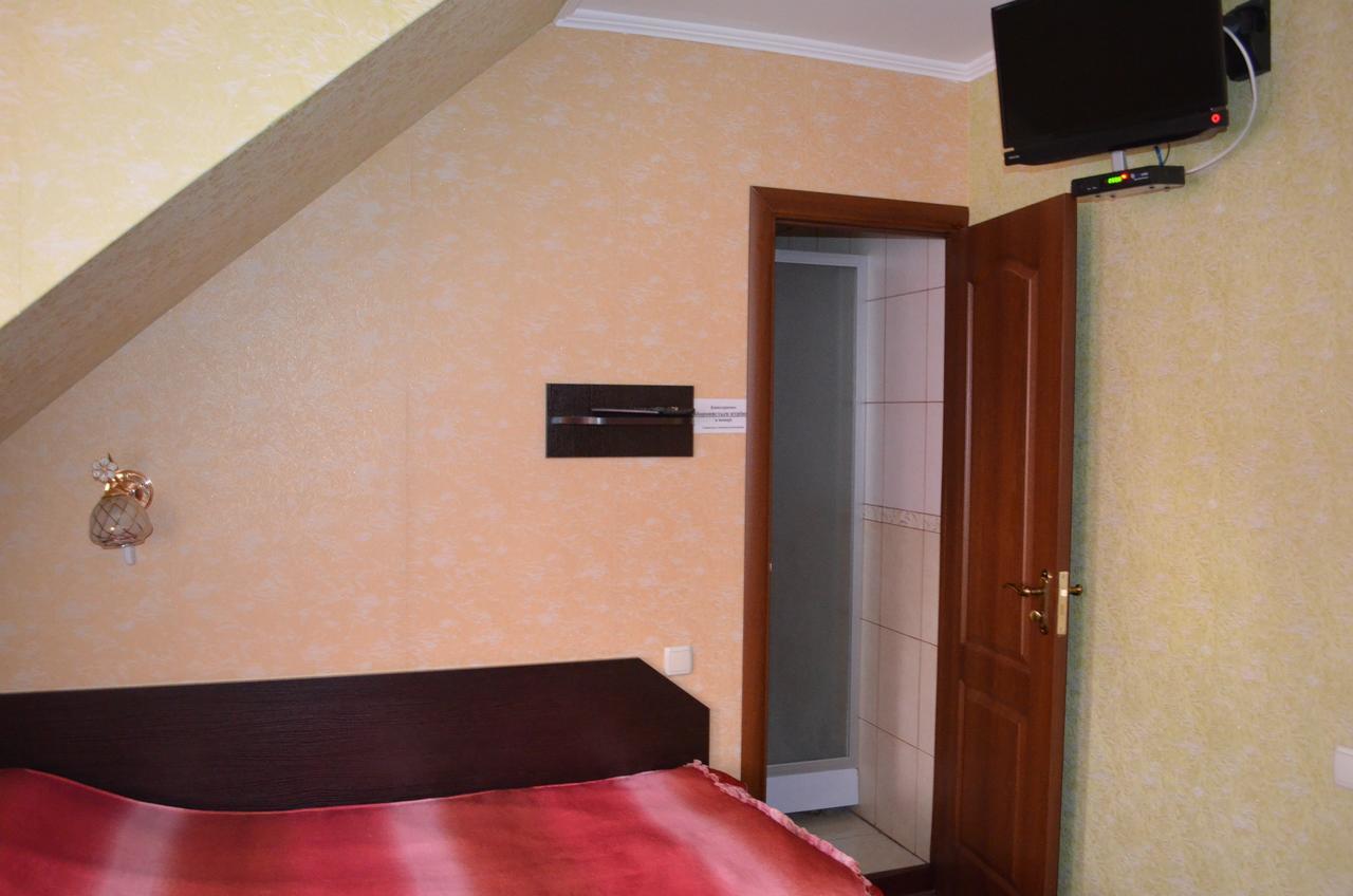 Hotel Fiyesta Starokostyantyniv Екстериор снимка