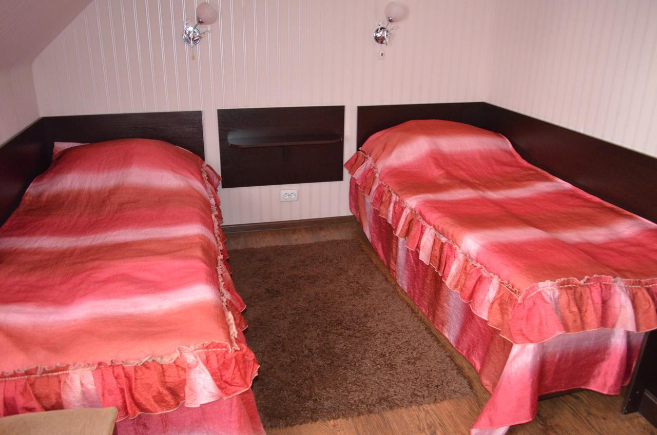 Hotel Fiyesta Starokostyantyniv Екстериор снимка